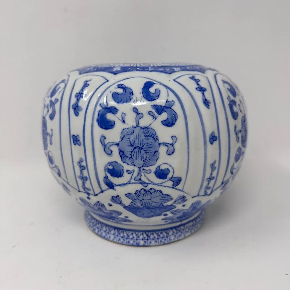 Blue & White Chinoiserie Porcelain Ginger Jar Floral Motif